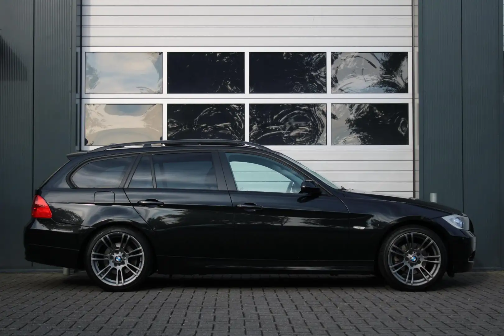 BMW 318 3-serie Touring 318i Executive Clima/Cruise/Panoda Noir - 2