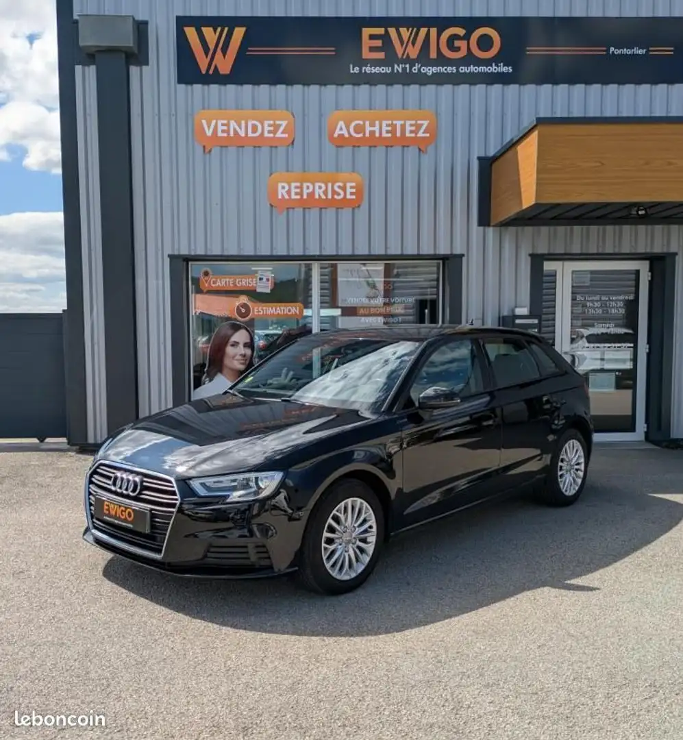 Audi A3 1.6 TDI 110ch BUSINESS LINE Noir - 1