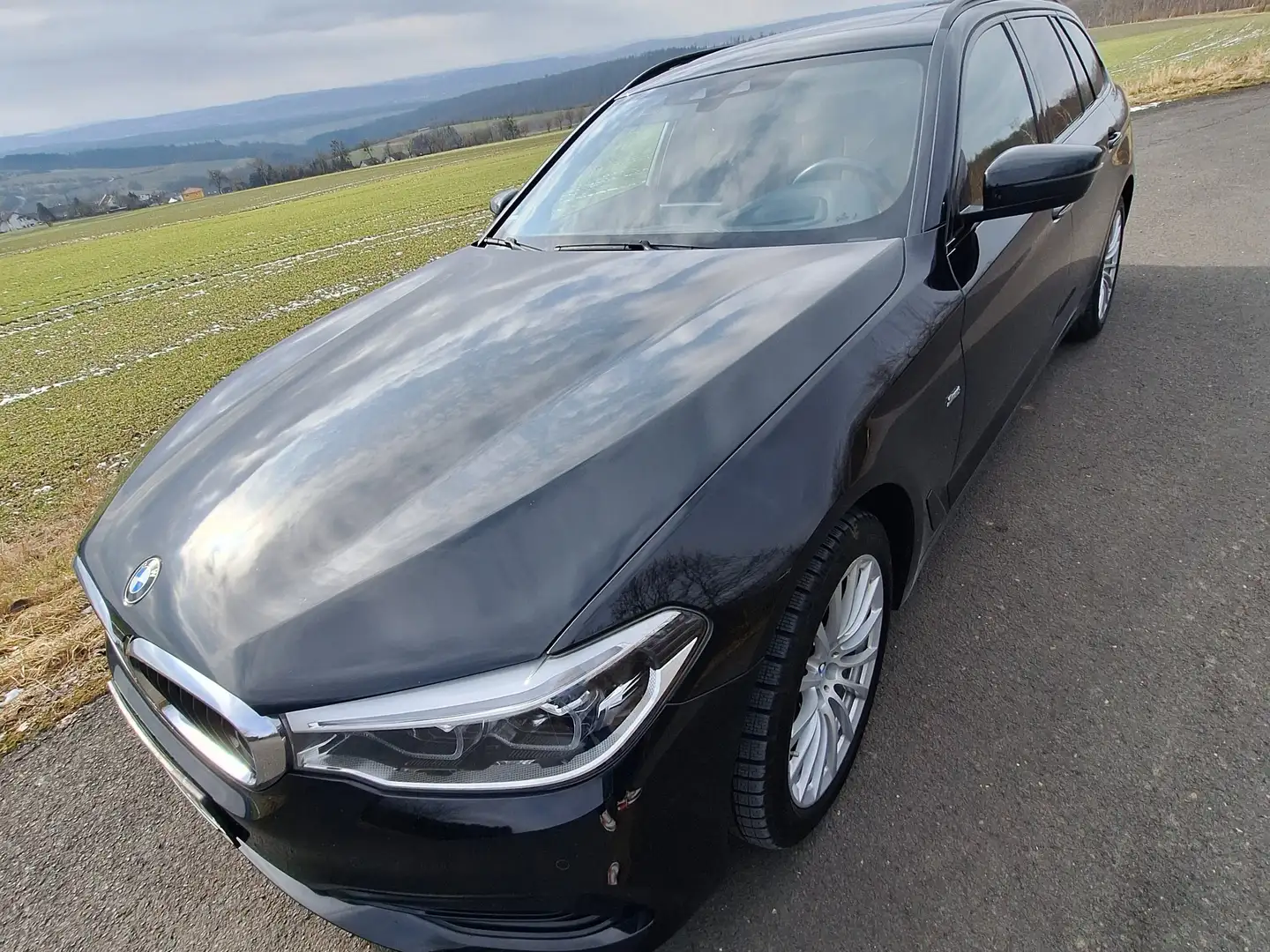 BMW 530 530i xDrive Touring Aut. Sport Line Noir - 1