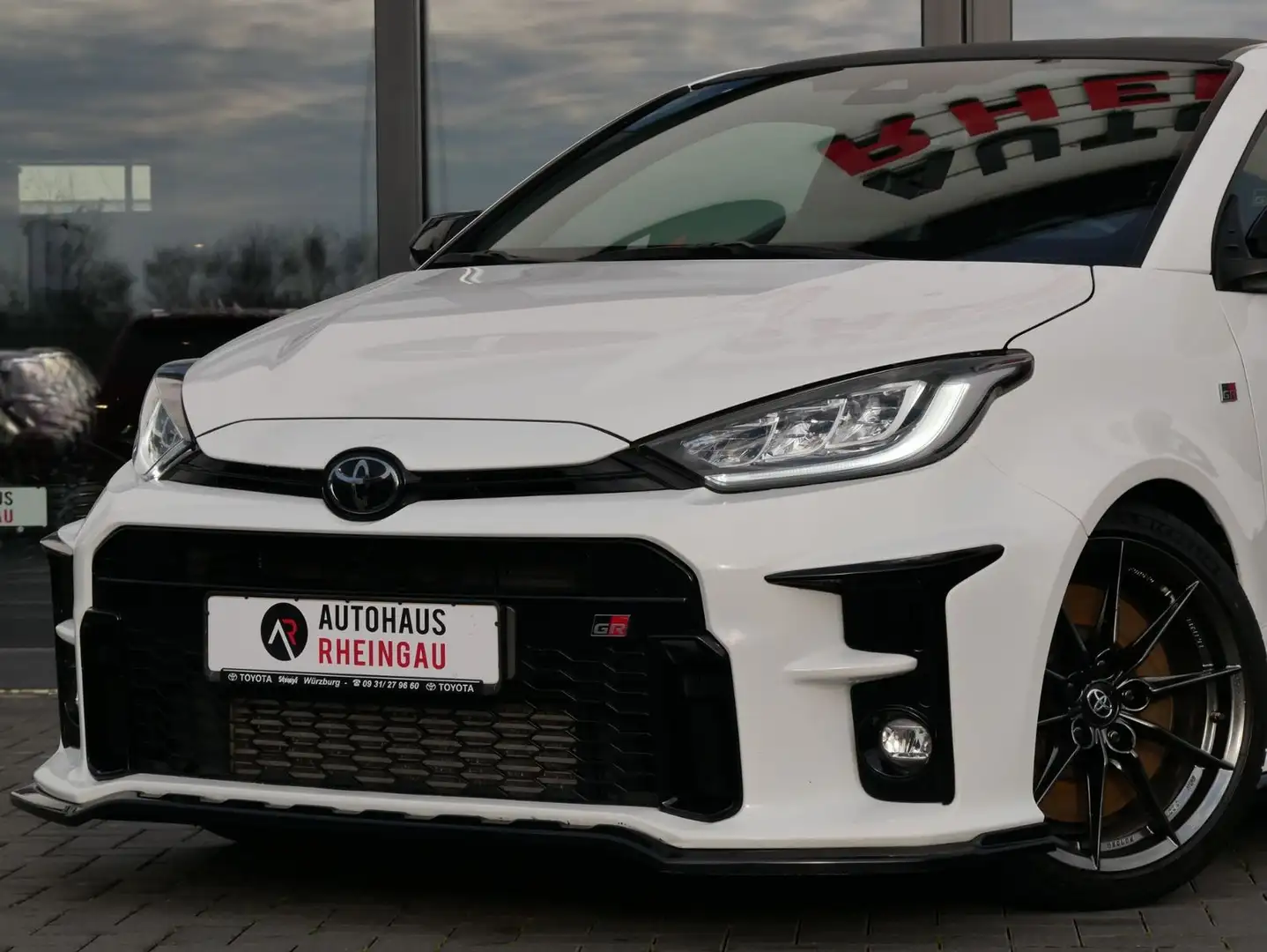 Toyota Yaris GR 1.6 Turbo PERFORMANCE-PAKET Weiß - 2
