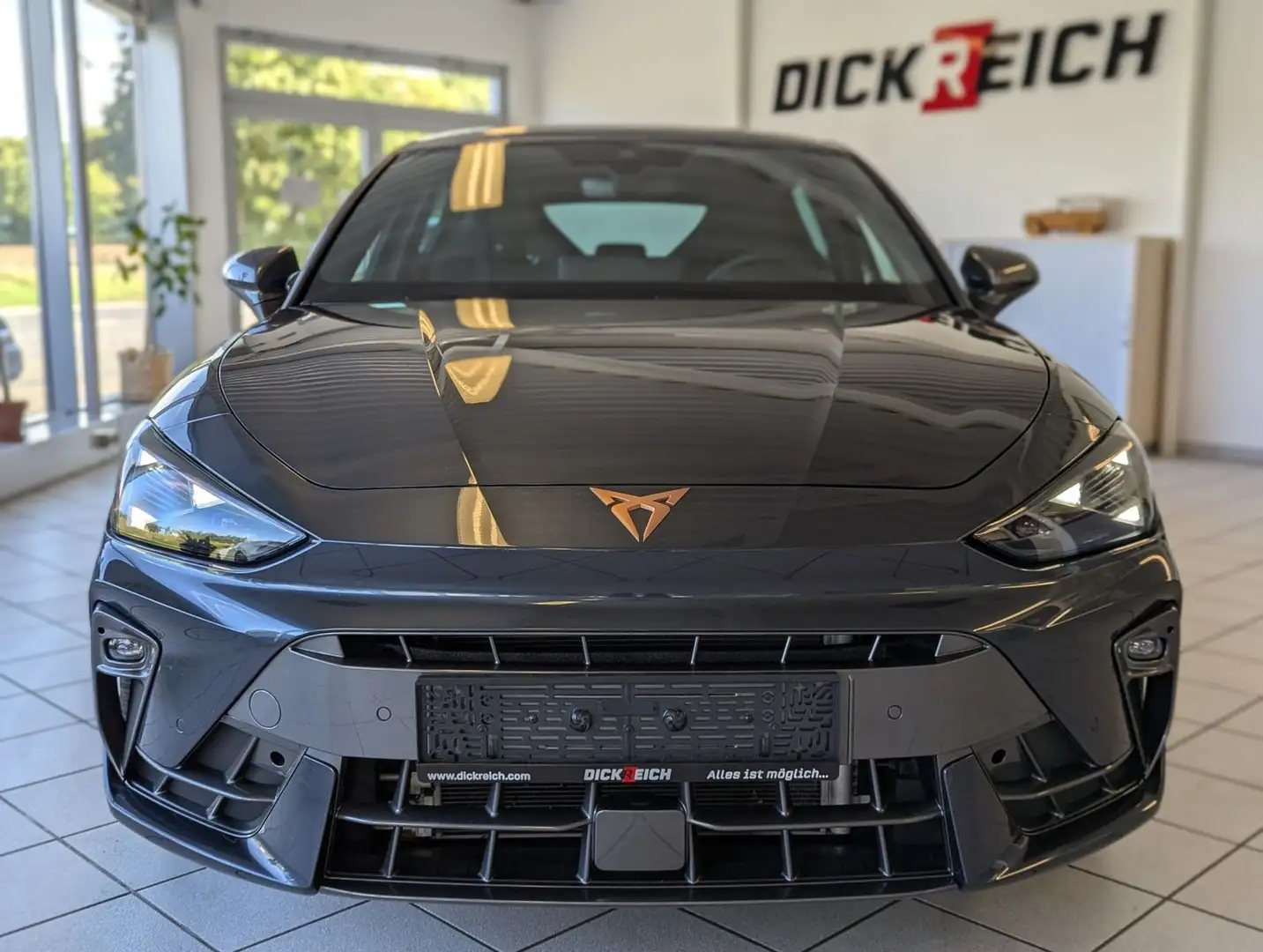 CUPRA Leon 1.5 eTSI DSG Dynamic-Edge-Assist-XL Memory Gris - 2