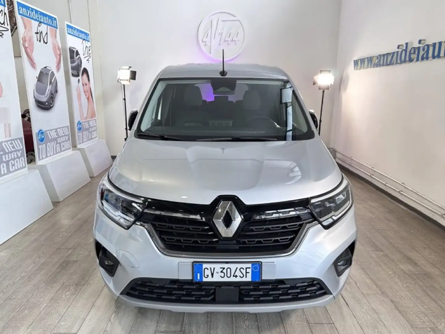 Renault Kangoo 1.5 Blue dCi 95CV Grand Equilibre Lungo Plateado - 2