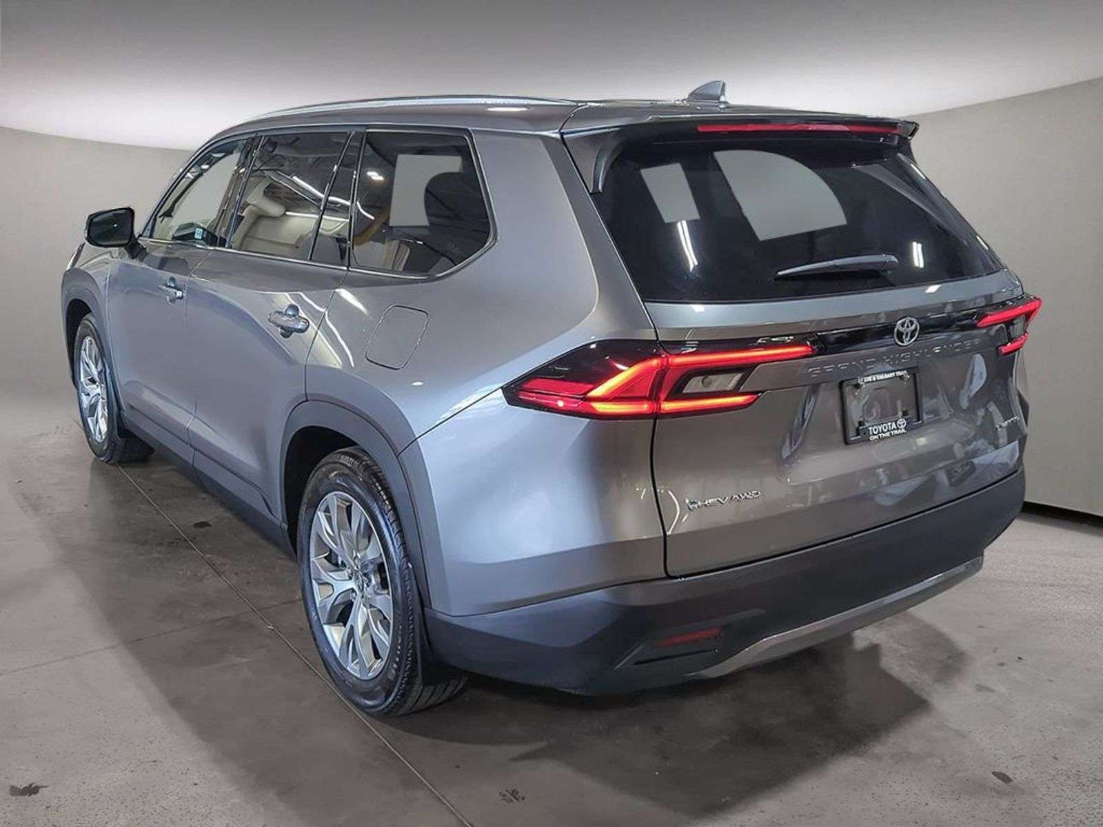 2026 Toyota Grand Highlander HYBRID LIMITED; LEATHER, JBL, PANORAMIC SUNROOF, S — снимка 1