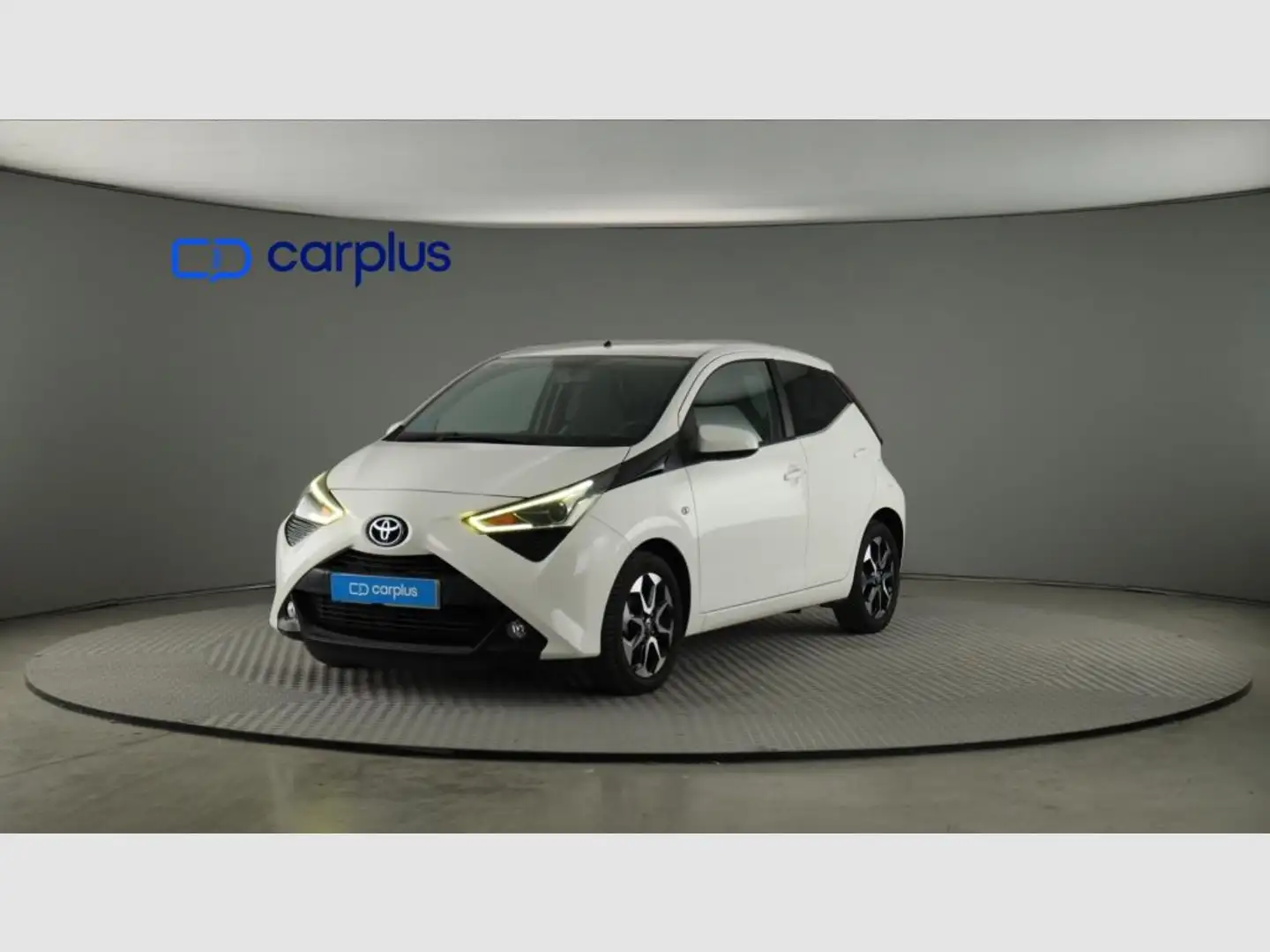 Toyota Aygo 70 x-play Blanco - 1