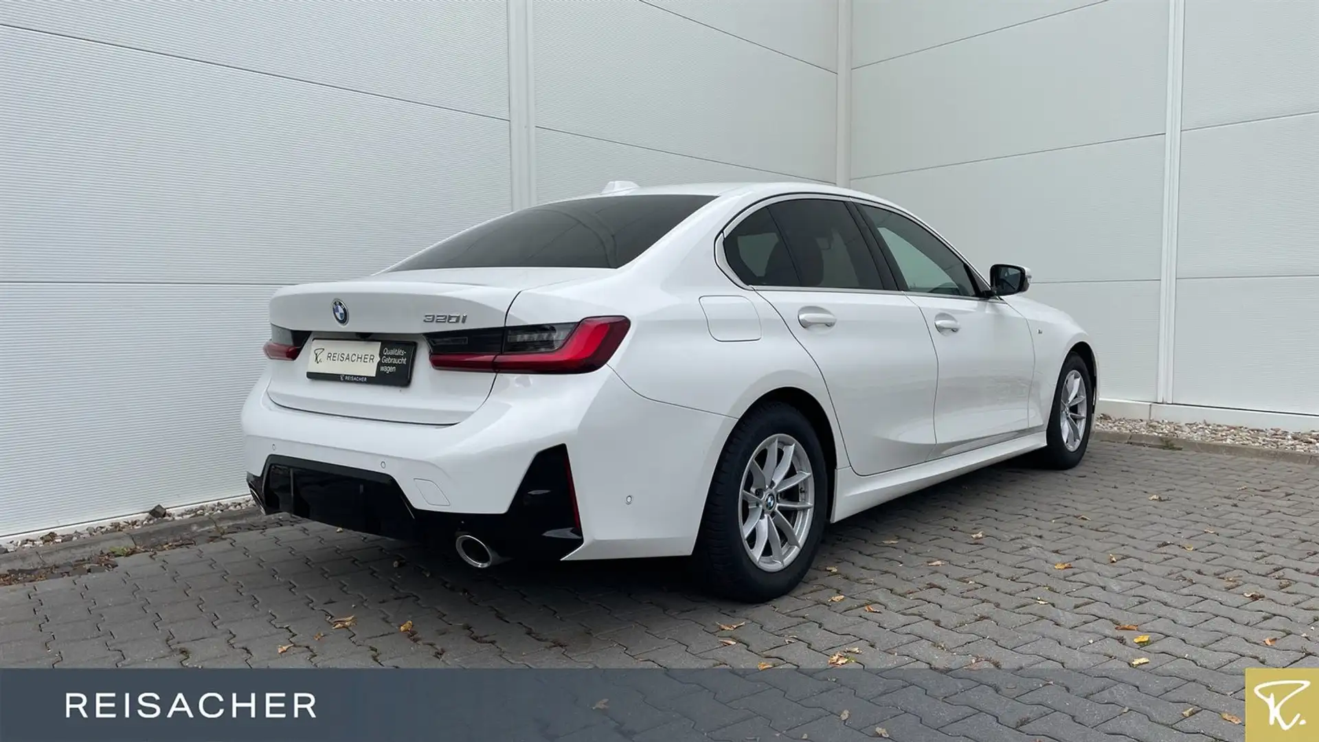 BMW 320 i Lim M Sport,AHK,ACC,HuD,adLED,RFK Weiß - 2