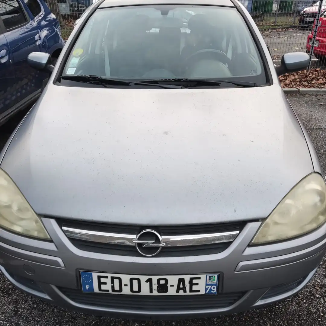 Opel Corsa 1.2 Twinport Cosmo Gris - 2