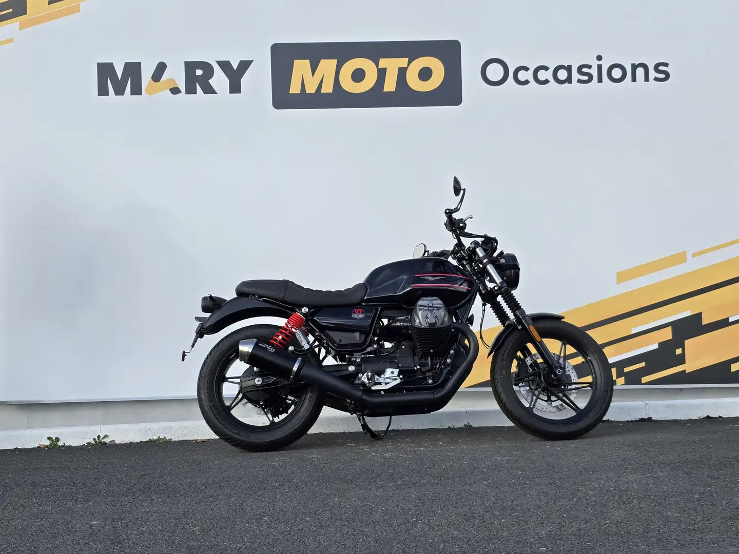 Moto Guzzi V 7 Noir - 1