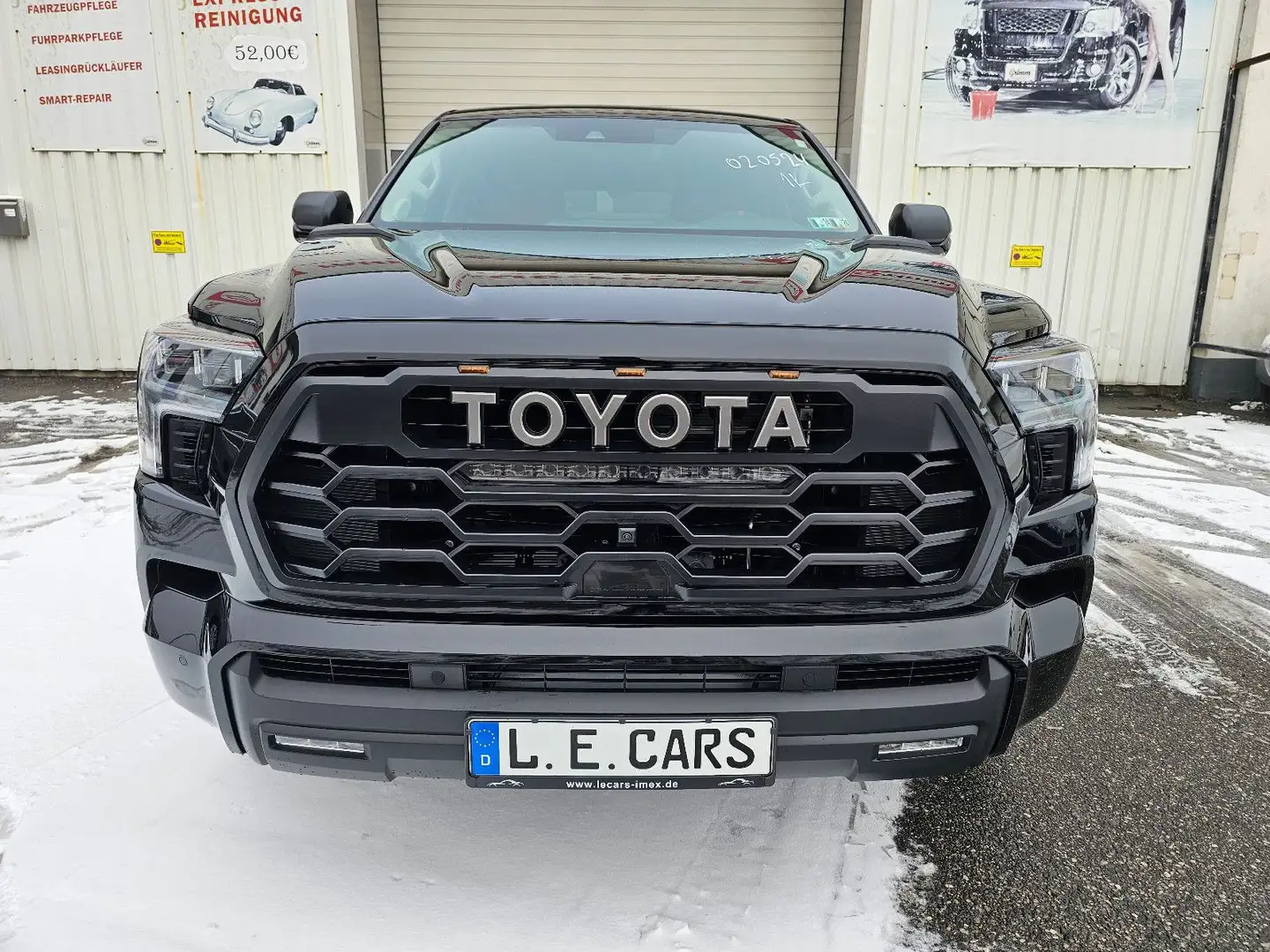 Toyota Sequoia TRD Pro MY24 T1 104.900 EUR crna - 2