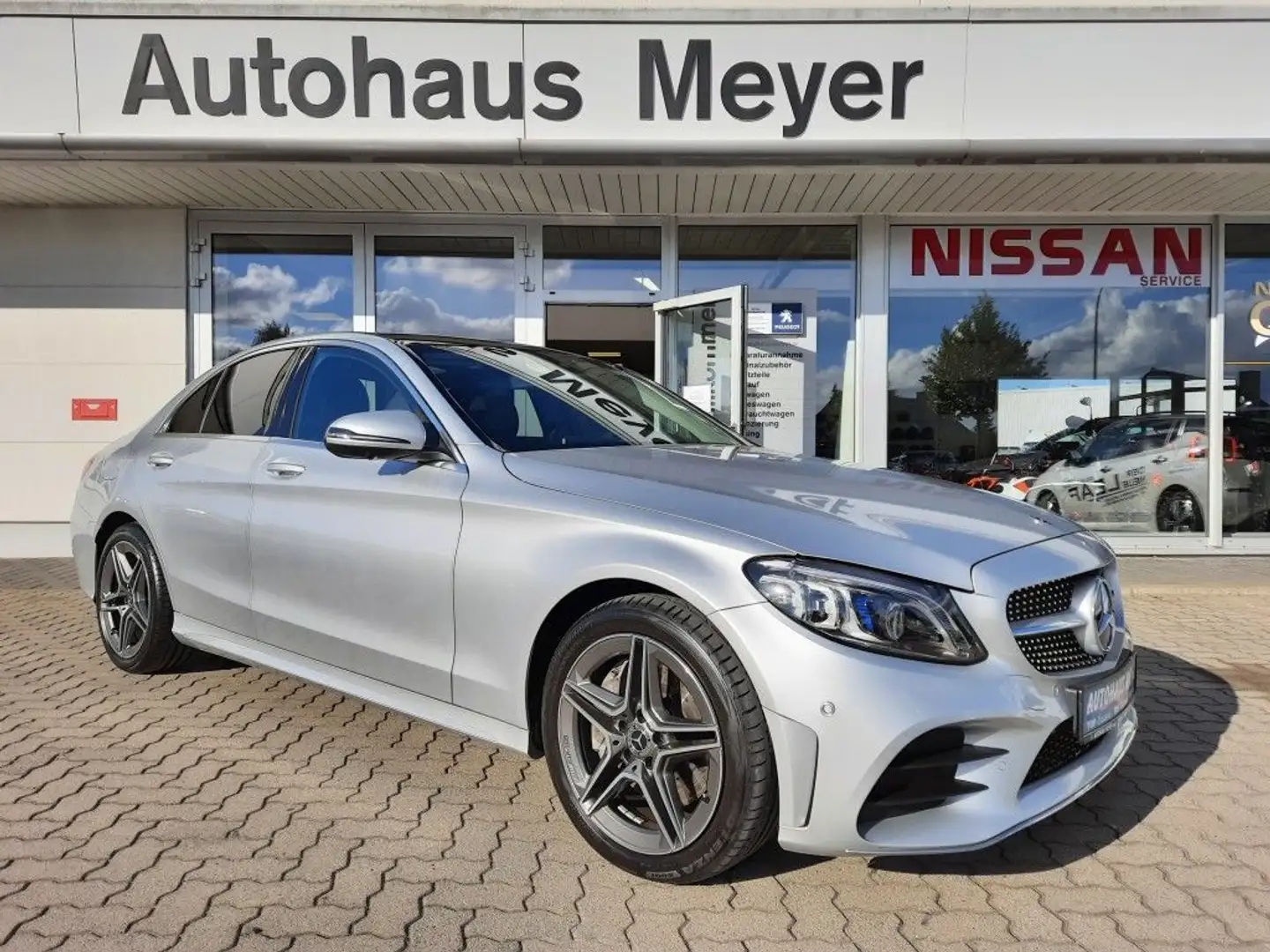 Mercedes-Benz C 400 4Matic 9G-TRONIC AMG Line.NAVI.Kamera.LED Ezüst - 1