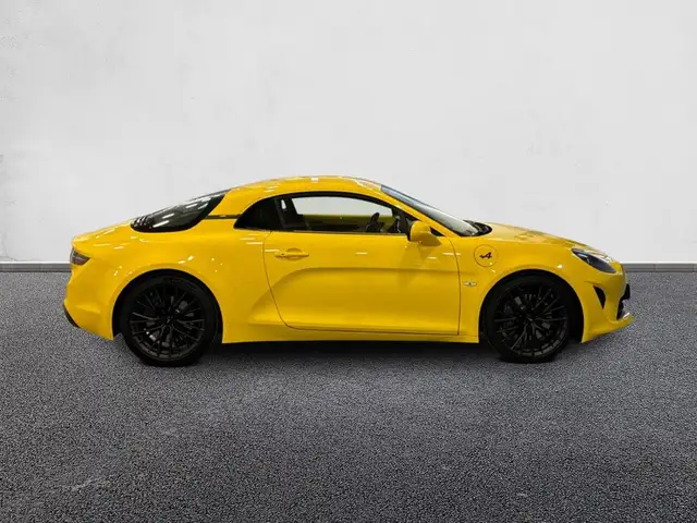 Alpine A110 view 5