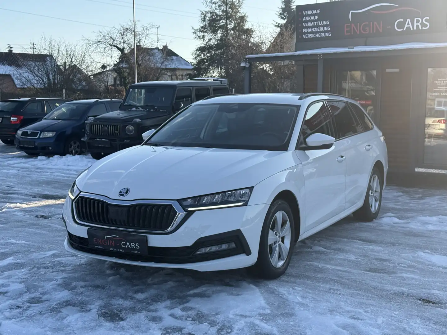 Skoda Octavia Combi 2,0 TDI Style DSG 1 Besitz Weiß - 1