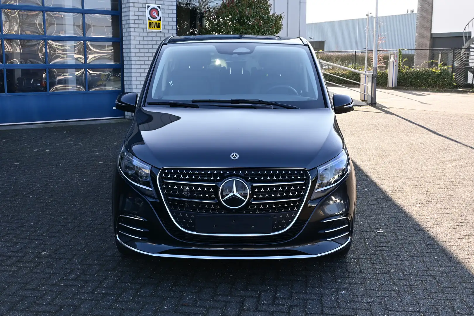 Mercedes-Benz V 300 300d 4-Matic AMG L3 Incl BPM en BTW 8 zitplaatsen Grijs - 2