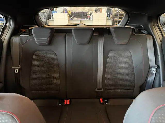 Ford Focus view 11