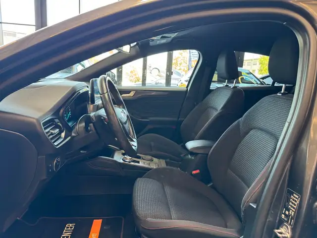 Ford Focus view 10
