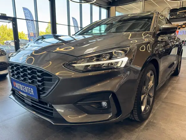 Ford Focus view 4