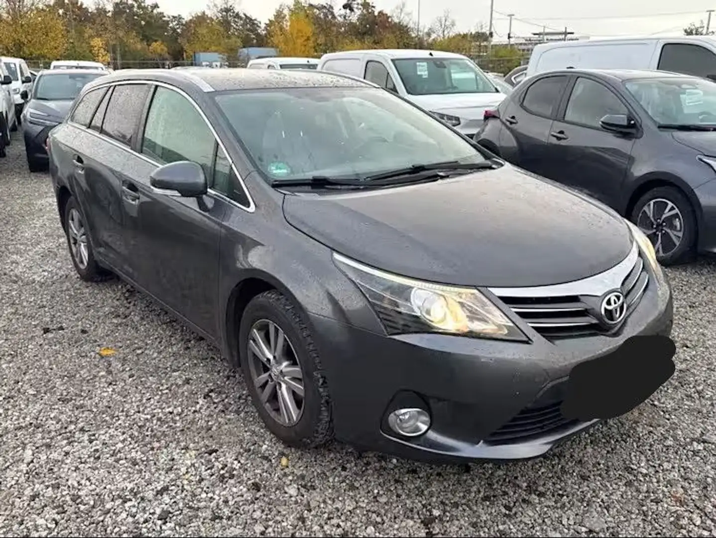 Toyota Avensis Kombi Life Grau - 1