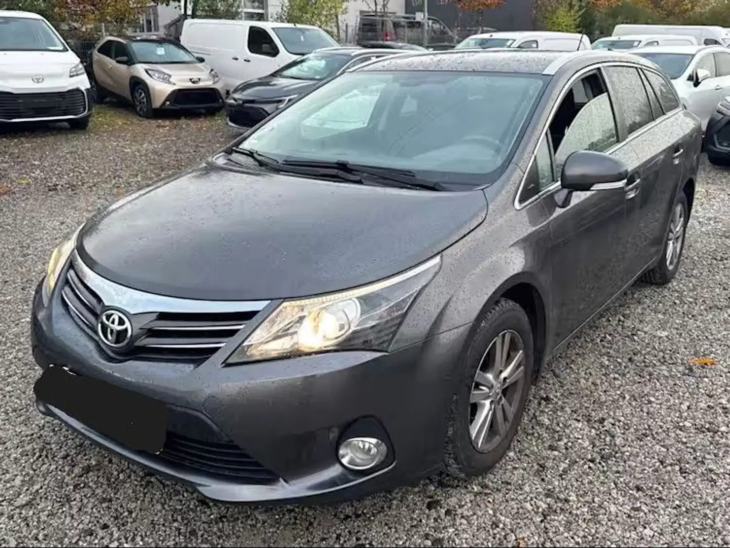 Toyota Avensis Kombi Life Grau - 2