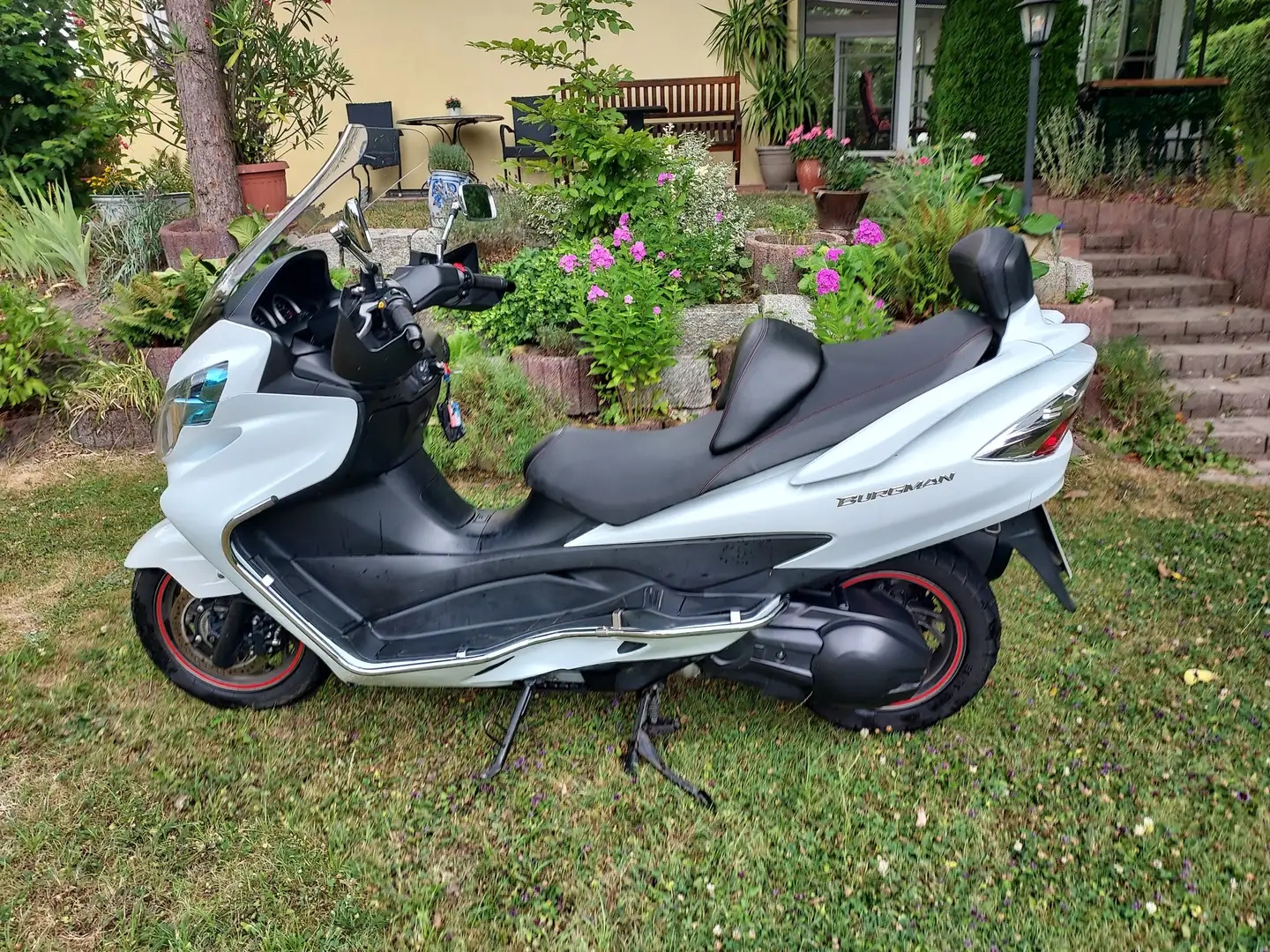 Suzuki Burgman 400 Blanco - 2