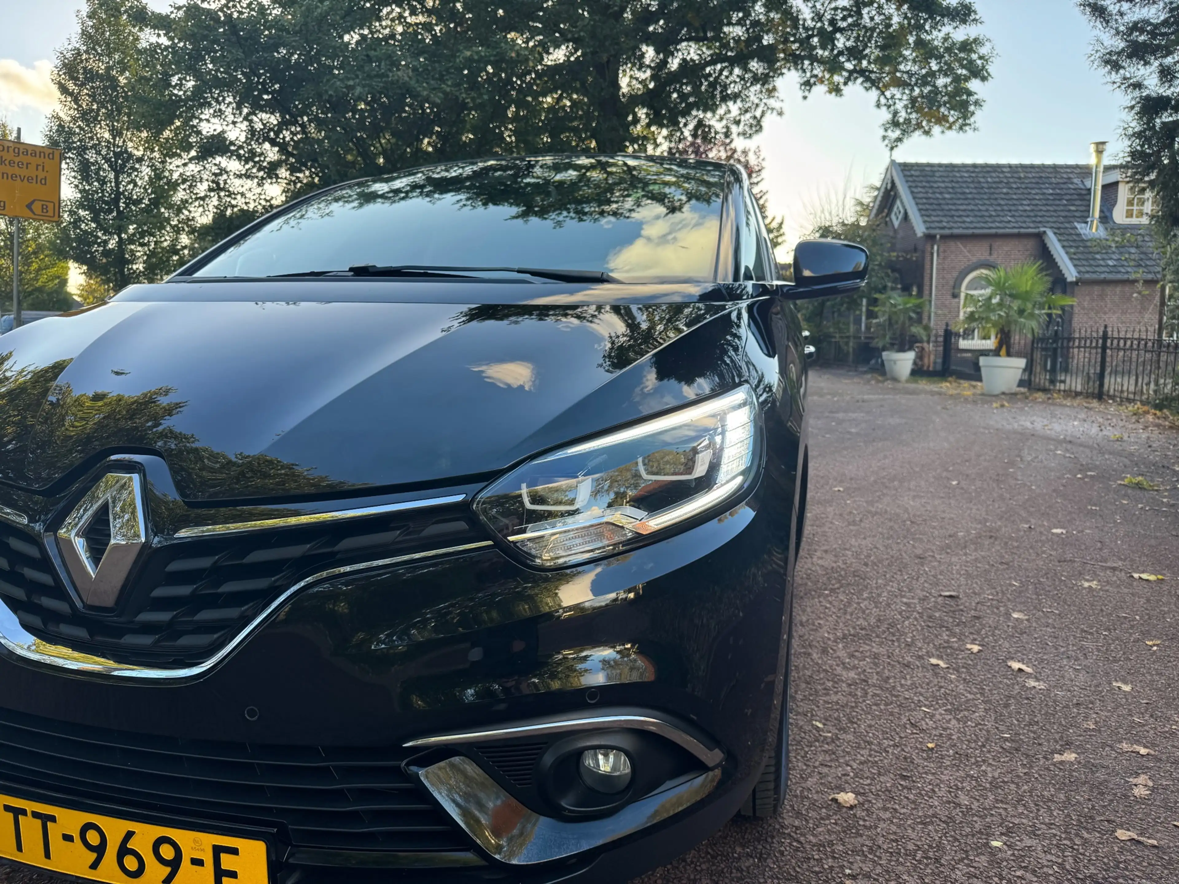 Renault Scenic 1.3 TCe Bose|Navi|Camera|Xenon|Pano|NAP| — photo 24