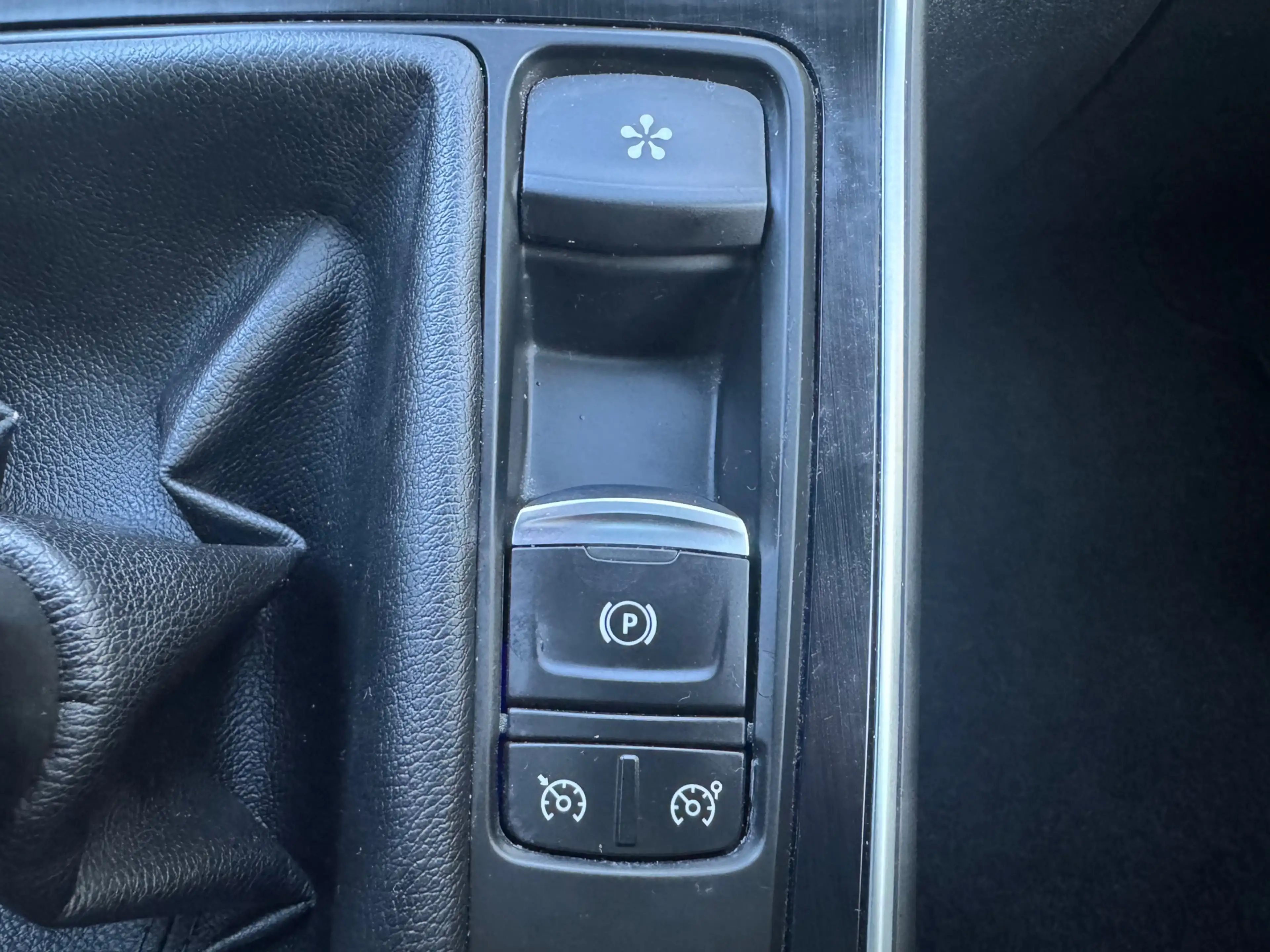 Renault Scenic 1.3 TCe Bose|Navi|Camera|Xenon|Pano|NAP| — photo 25