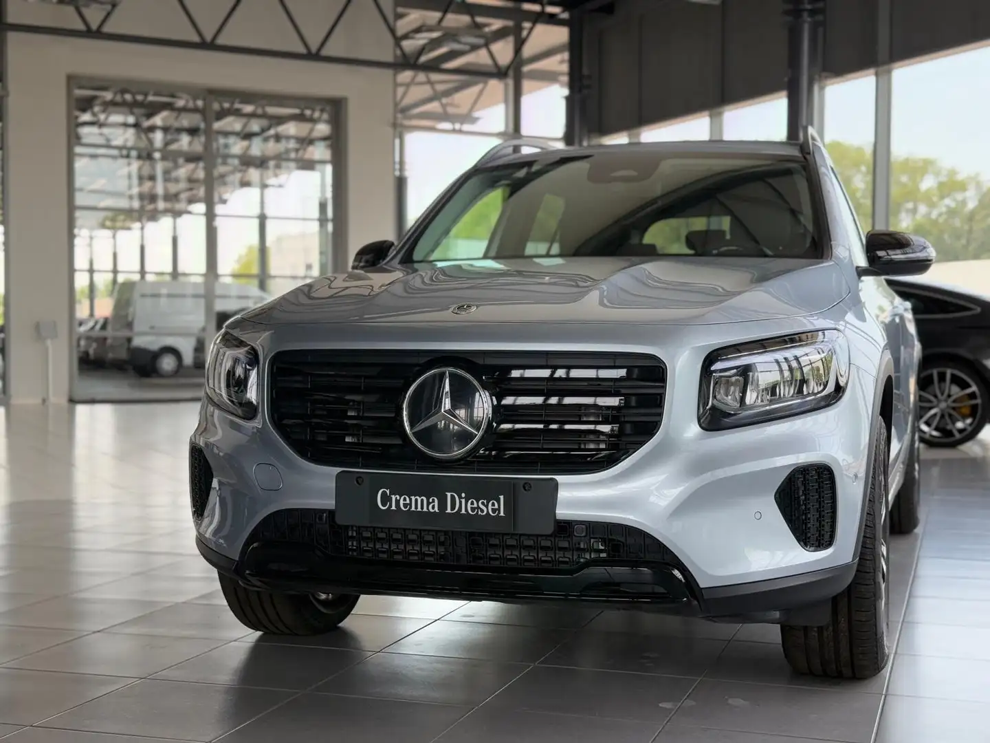 Mercedes-Benz GLB 200 GLB 200d PROGRESSIVE ADVANCED PLUS Argintiu - 1