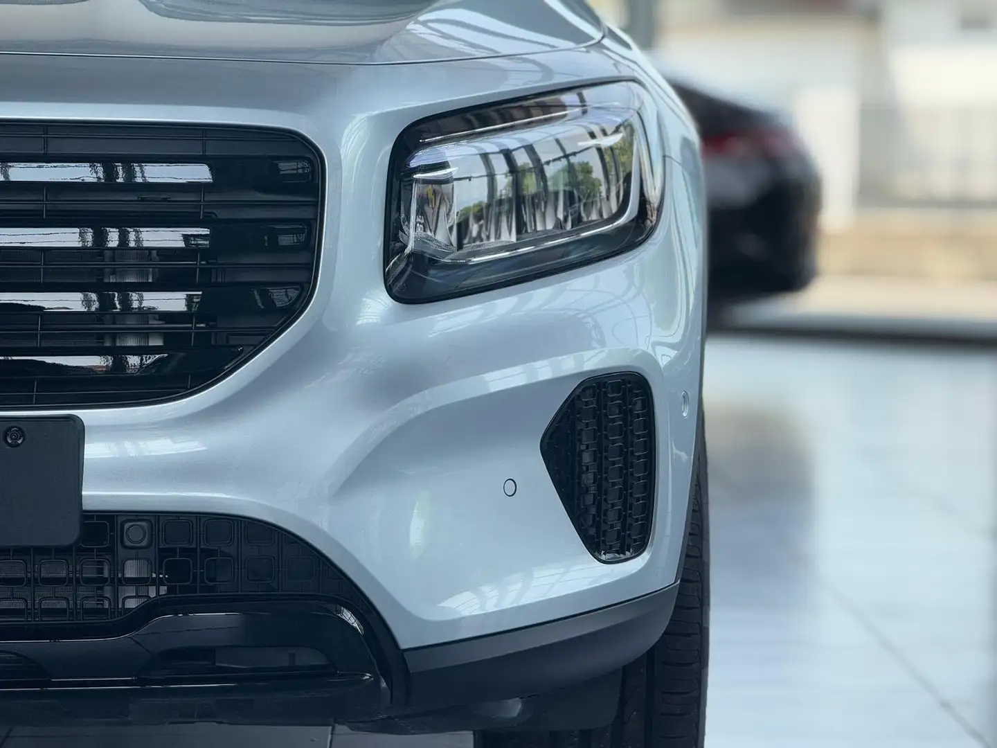Mercedes-Benz GLB 200 GLB 200d PROGRESSIVE ADVANCED PLUS Argintiu - 2