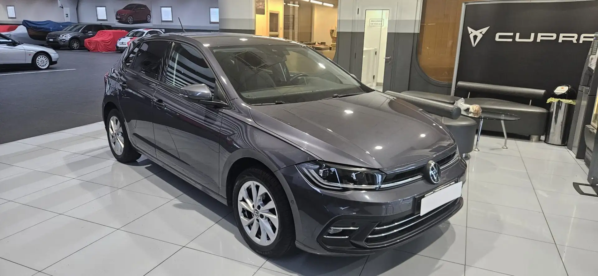 Volkswagen Polo 1.0 TSI Style (Neopatentati)telecamera Gris - 1