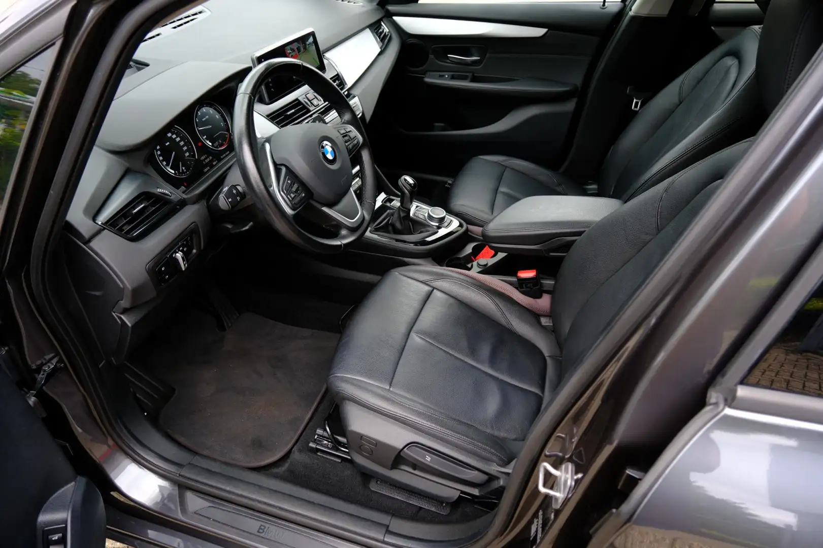 BMW 218 2-serie Gran Tourer 218i High Executive Edition Pa Grijs - 2