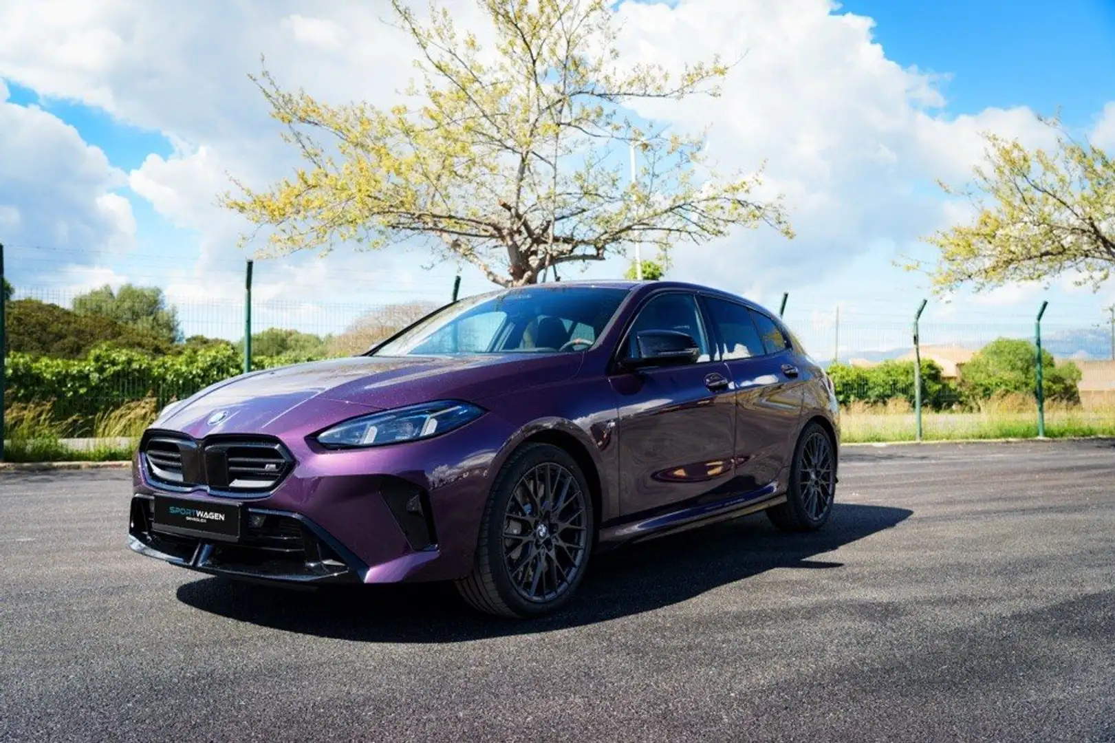 BMW M1 35i xDrive Limousine Lilla - 1