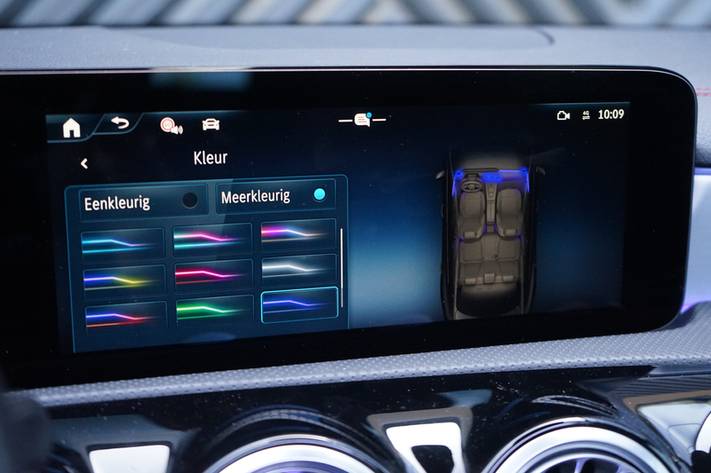 Mercedes-Benz CLA 180 AMG ACC Pano Memory 360 HUD IHC+ Ambient Keyless — photo 25