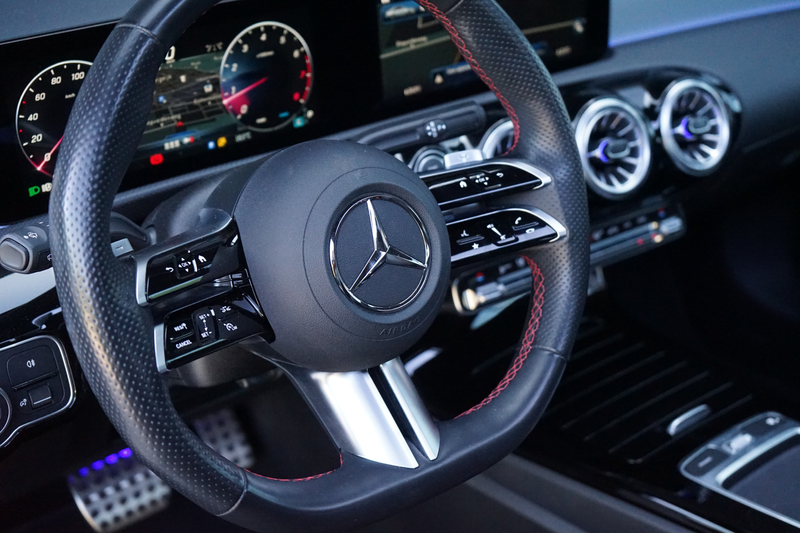 Mercedes-Benz CLA 180 AMG ACC Pano Memory 360 HUD IHC+ Ambient Keyless — photo 21