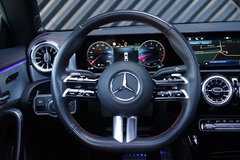 Mercedes-Benz CLA 180 AMG ACC Pano Memory 360 HUD IHC+ Ambient Keyless — photo 20