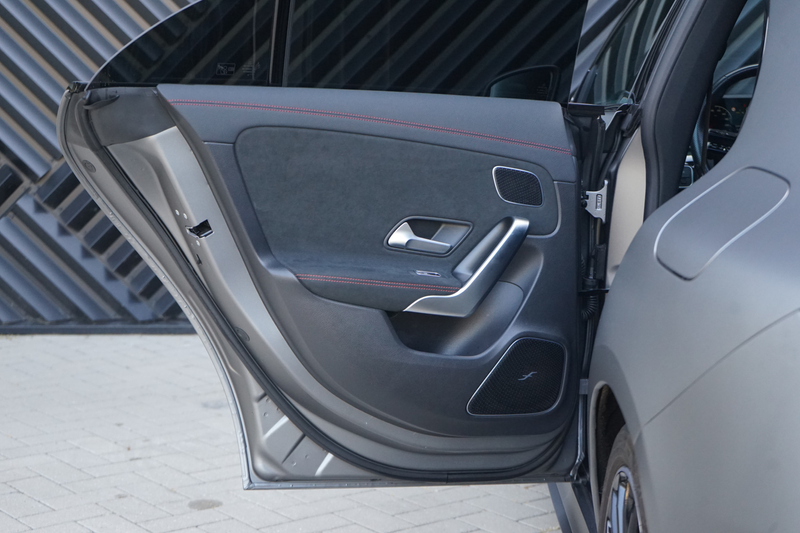 Mercedes-Benz CLA 180 AMG ACC Pano Memory 360 HUD IHC+ Ambient Keyless — photo 19