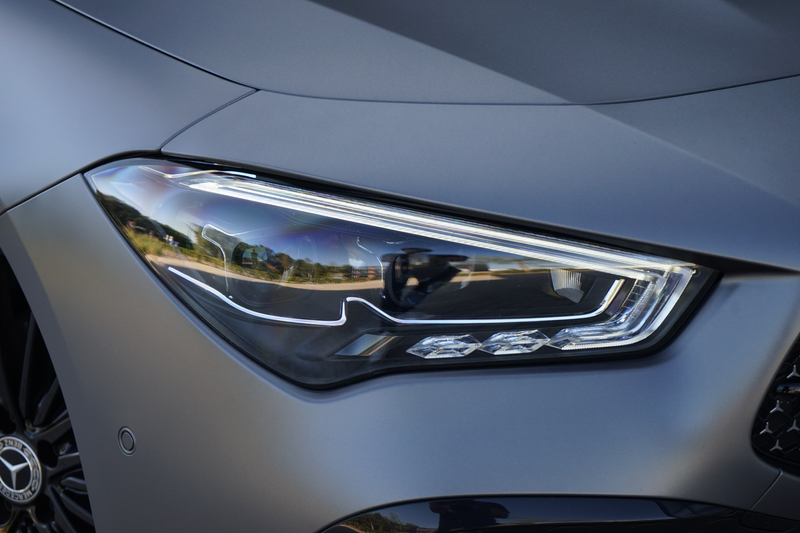 Mercedes-Benz CLA 180 AMG ACC Pano Memory 360 HUD IHC+ Ambient Keyless — photo 9