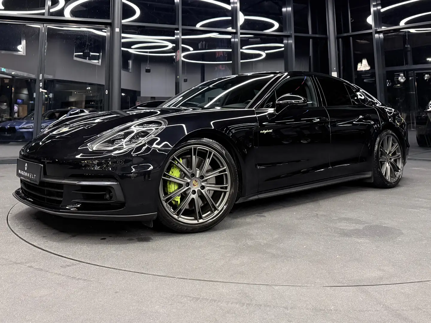 Porsche Panamera 4 E-Hybrid, InnoDrive, Hinterachslenkung, Approved Schwarz - 2