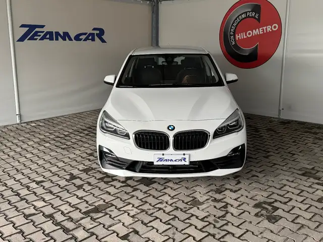 BMW 2 Series view 2