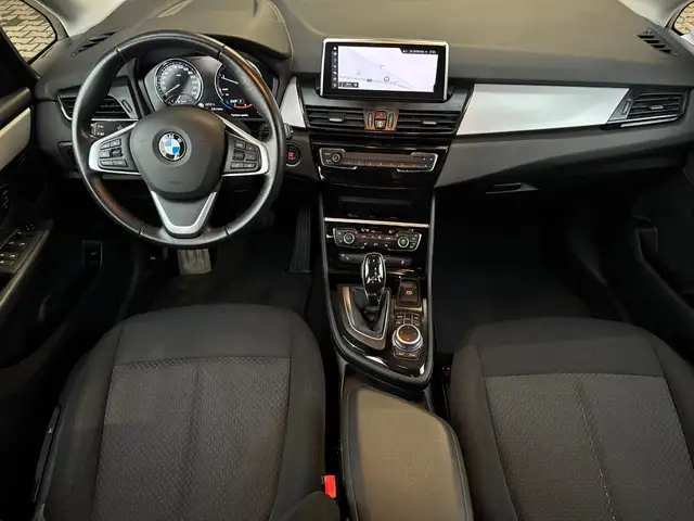 BMW 2 Series view 5