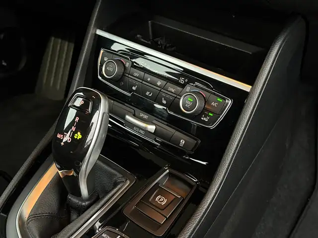BMW 2 Series view 8