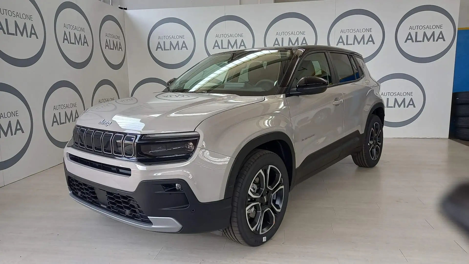 Jeep Avenger 1.2 Turbo MHEV Summit Beige - 1