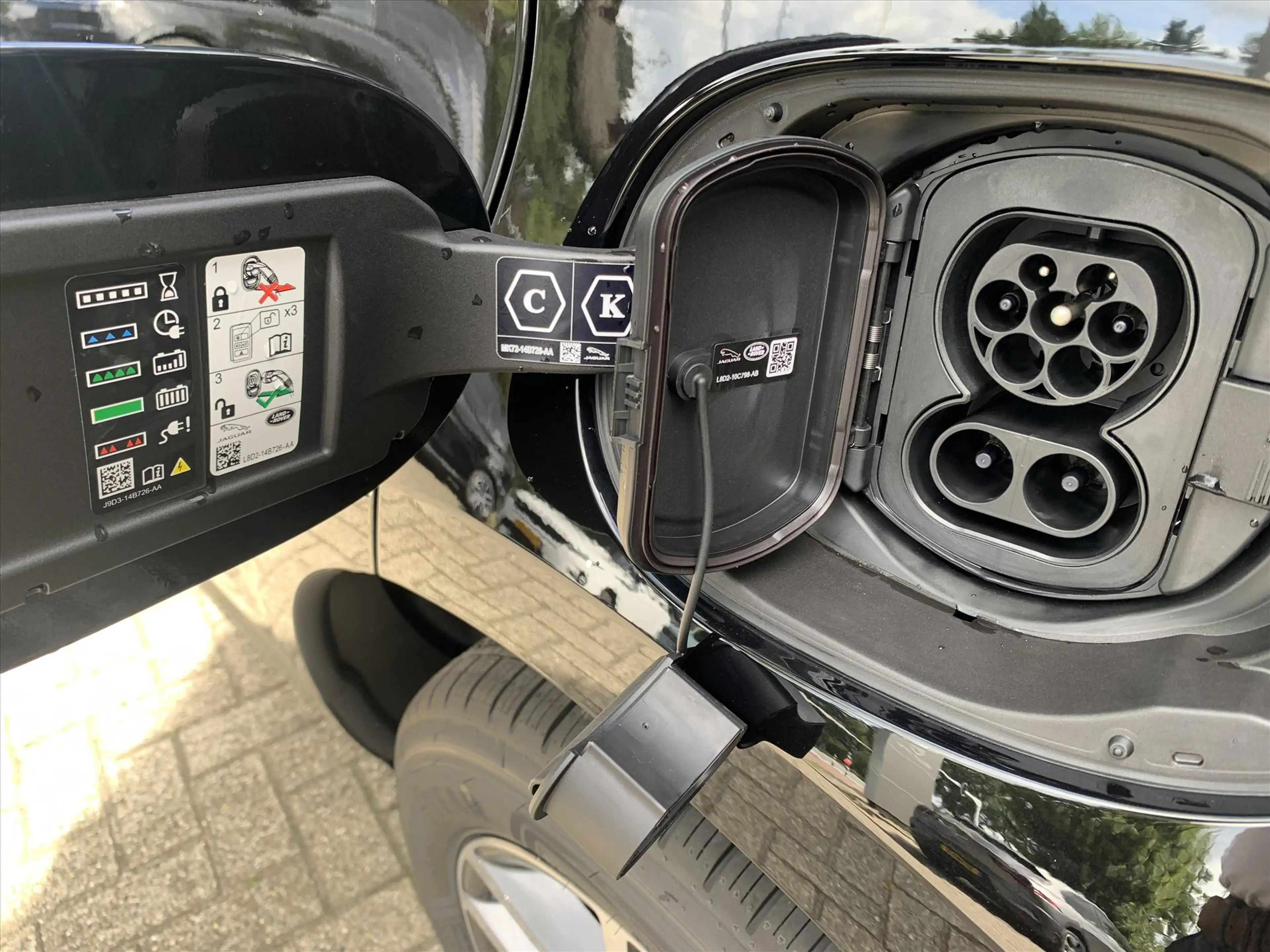 Land Rover Range Rover Evoque P270e PHEV AWD Dynamic SE — photo 14