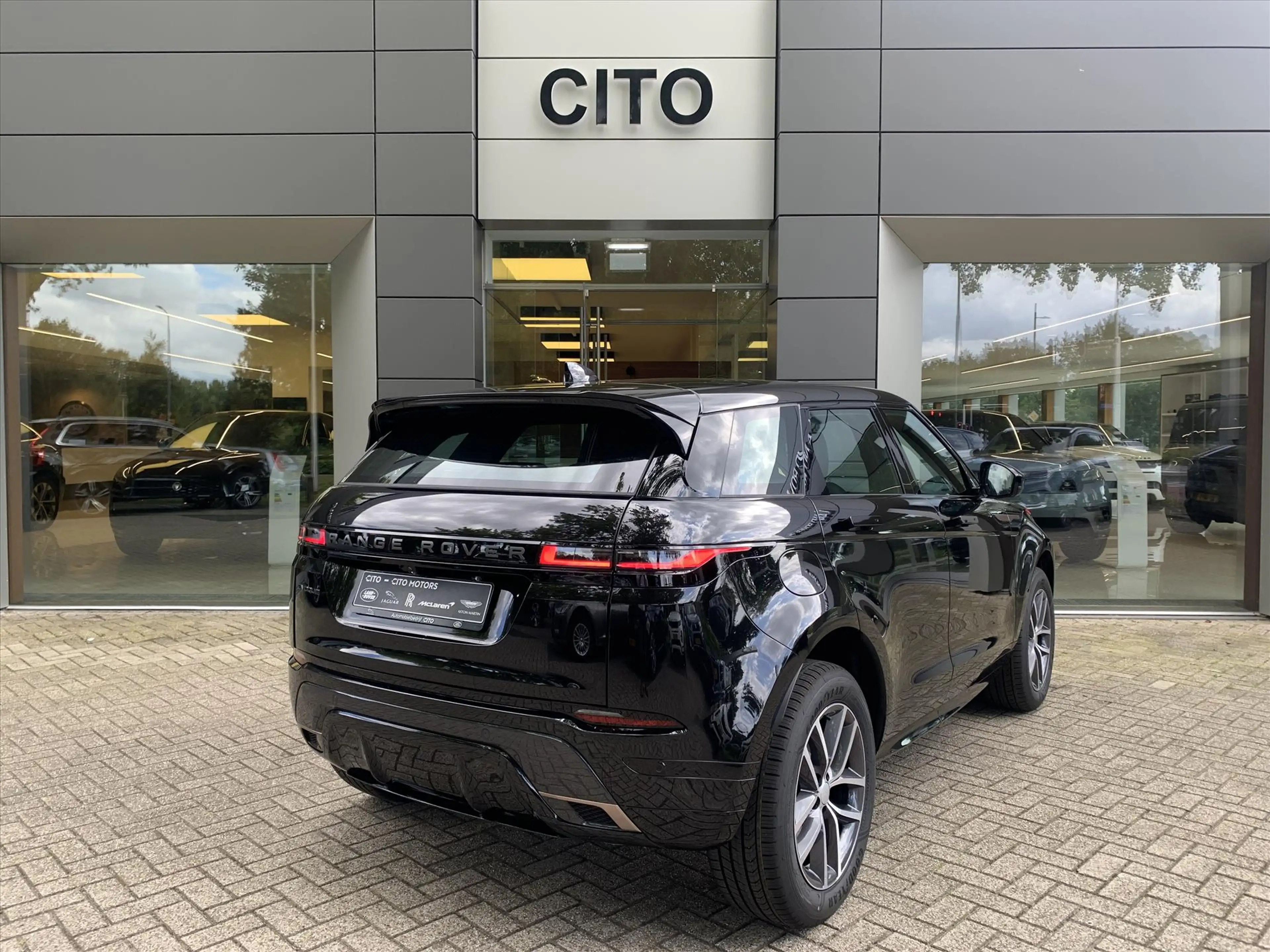 Land Rover Range Rover Evoque P270e PHEV AWD Dynamic SE — photo 3