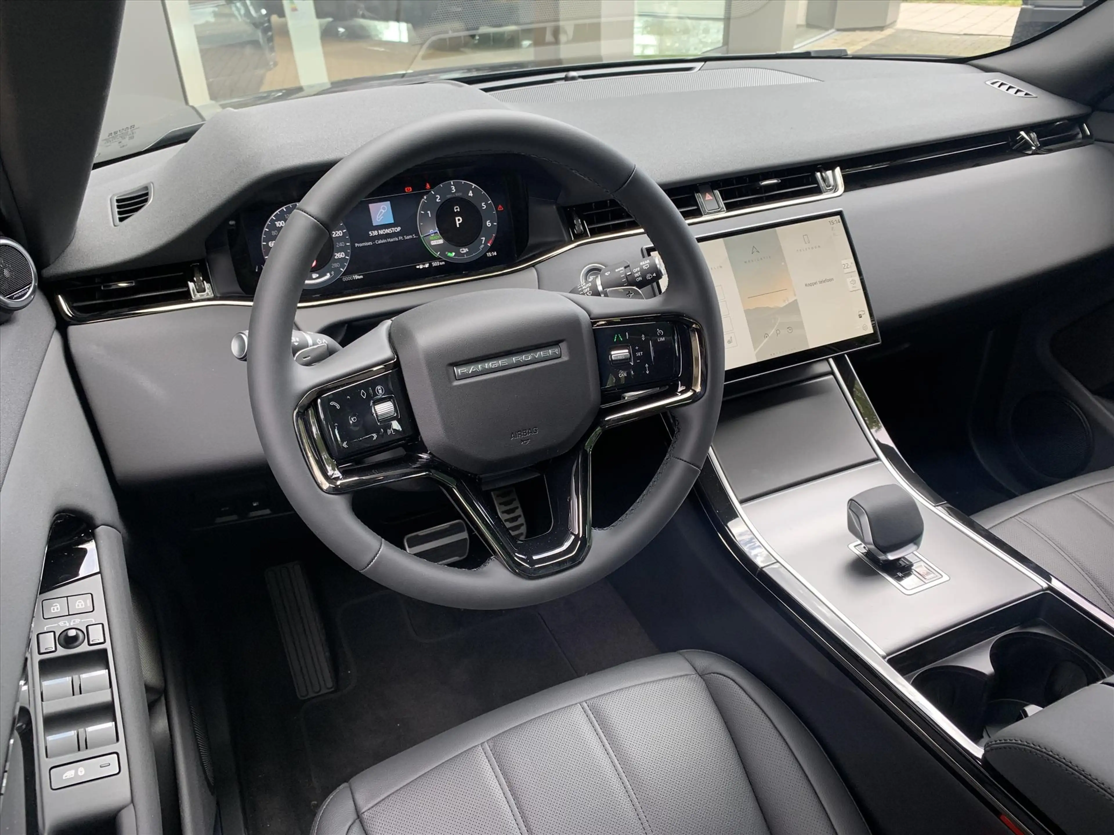 Land Rover Range Rover Evoque P270e PHEV AWD Dynamic SE — photo 7