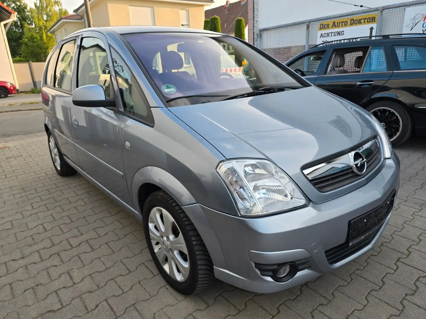 Opel Meriva Edition 1.hand TÜV neu Grau - 1