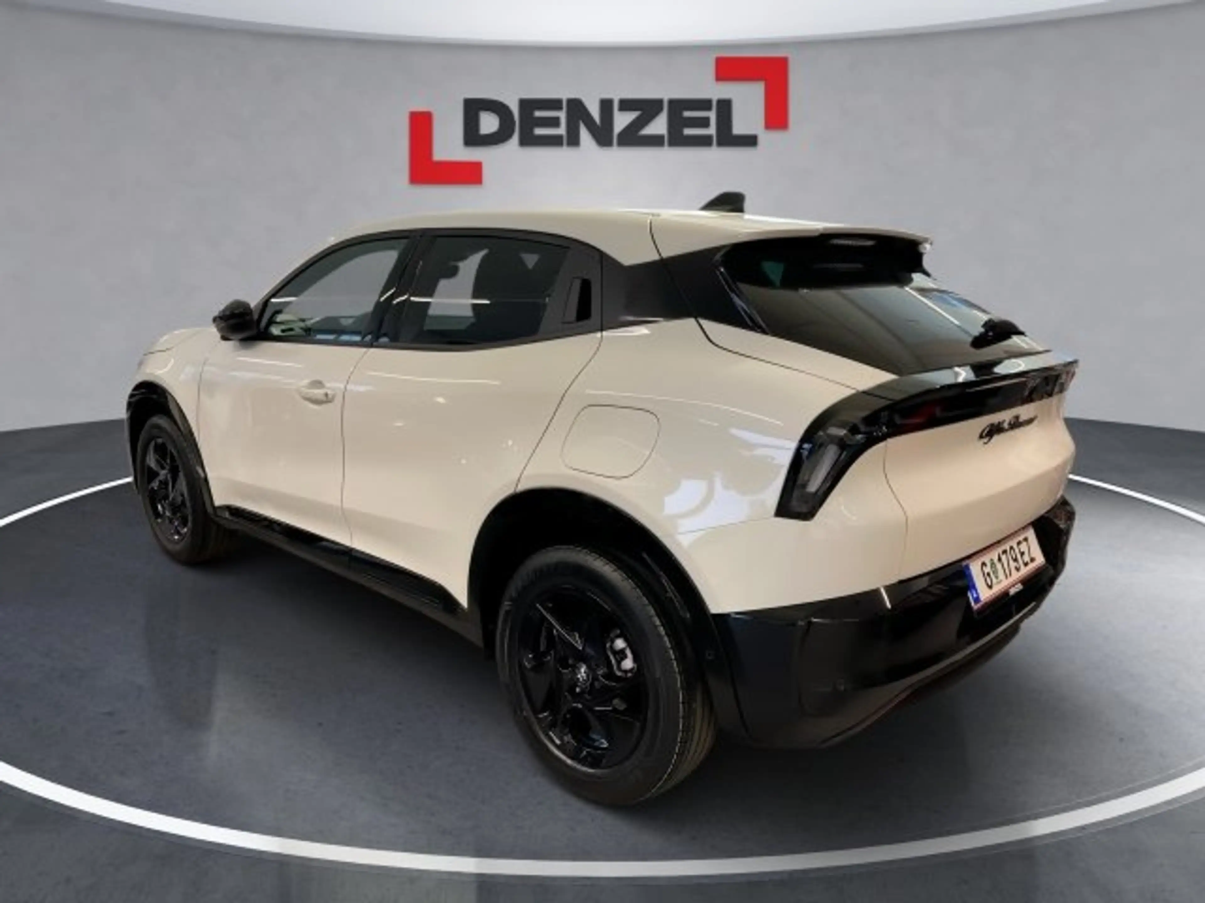 Alfa Romeo Junior Ibrida 1.2 Hybrid eDCT6 — photo 2