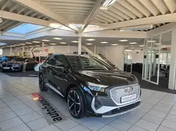 Audi Q4 e-tron 35 S Line/CAM/PANO/ACC