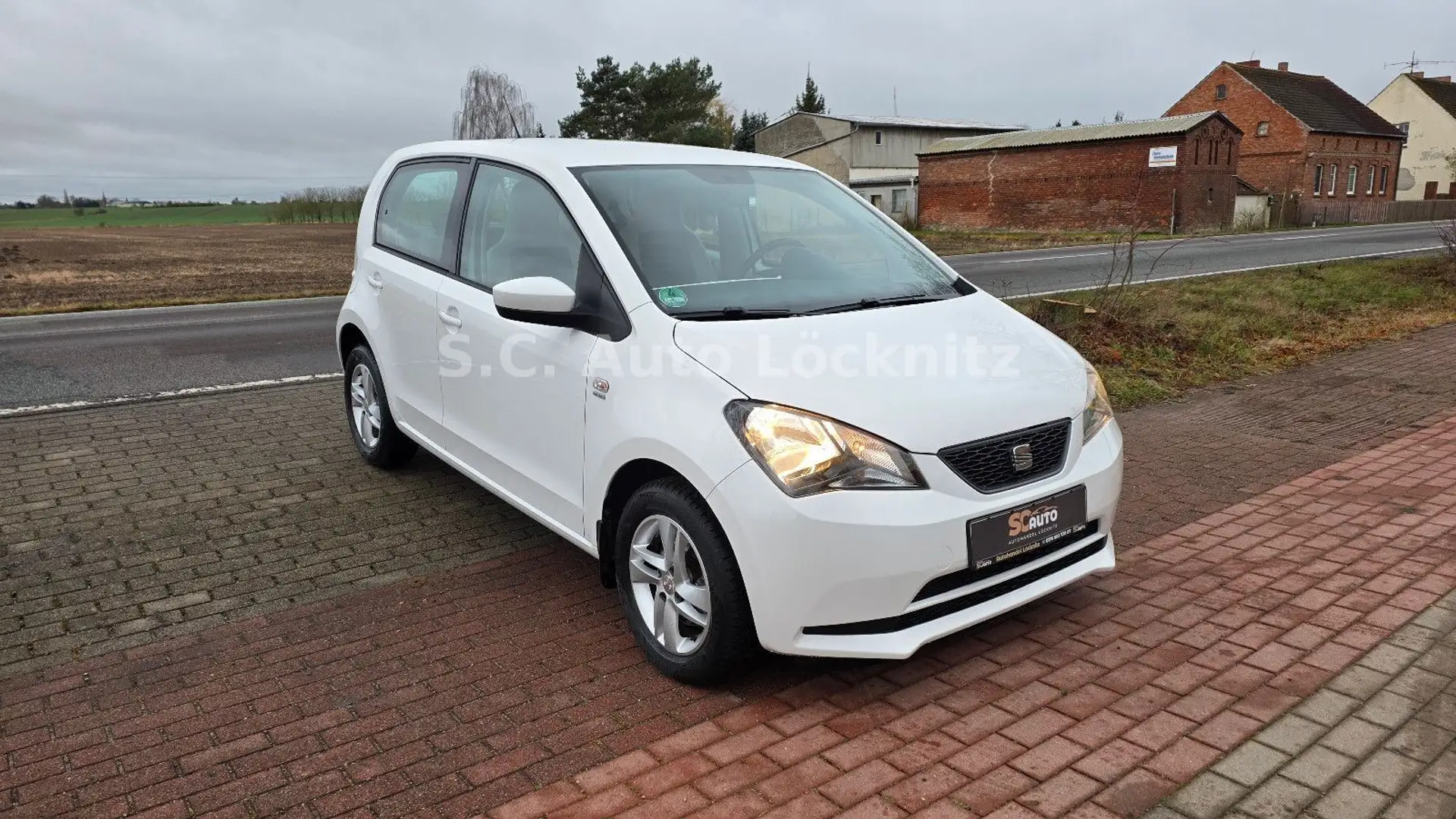SEAT Mii Style 1.0 Mpi 81 Tkm. TÜV 09/2026 Weiß - 1