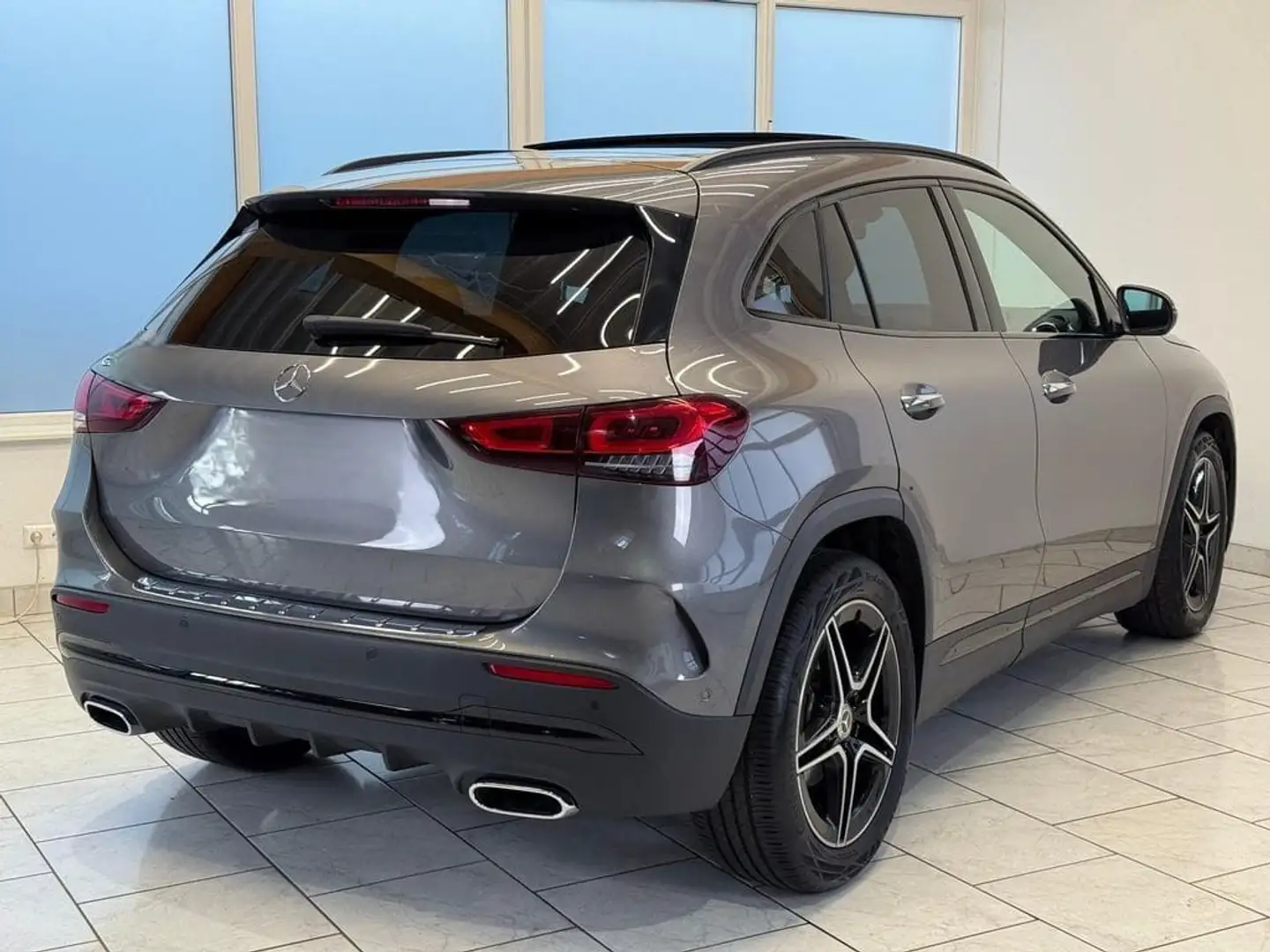 Mercedes-Benz GLA 220 220d 4Matic 8G-DCT - 2