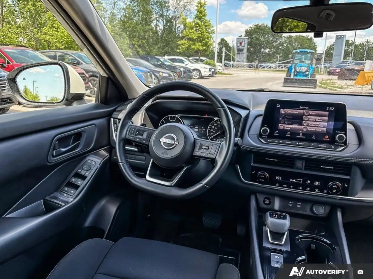 Nissan Rogue снимка Nissan Rogue