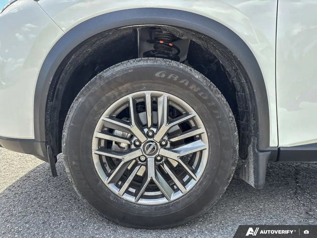 Nissan Rogue снимка Nissan Rogue