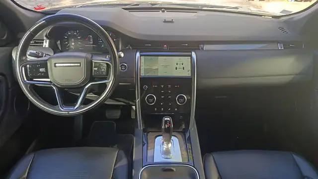 Land Rover Discovery Sport view 11